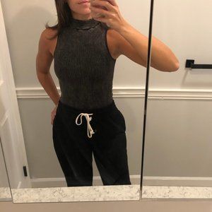 Seamless Mock Neck Tank Top in Charcoal/ Black